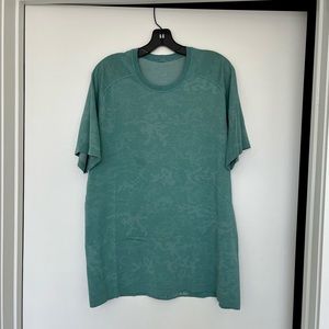 Men’s Lululemon Short Sleeve Tee Camo Green XL